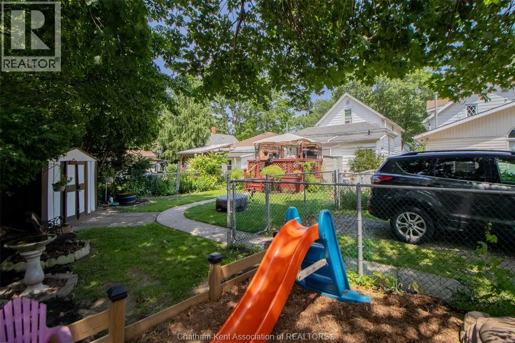 206 Adelaide STREET South