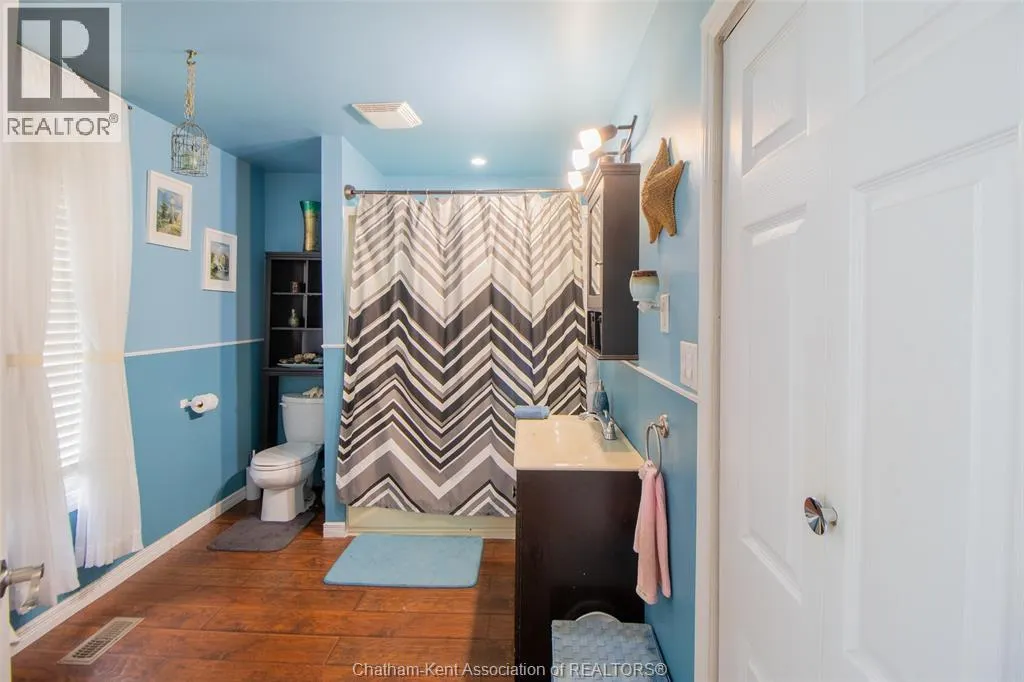 206 Adelaide STREET South