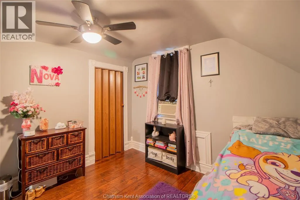 206 Adelaide STREET South