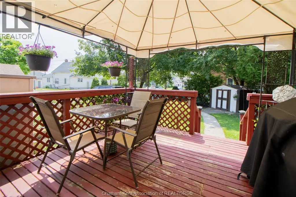 206 Adelaide STREET South