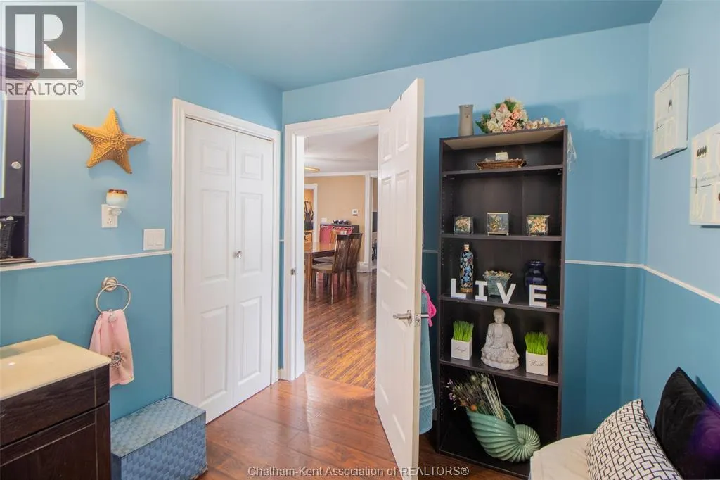 206 Adelaide STREET South