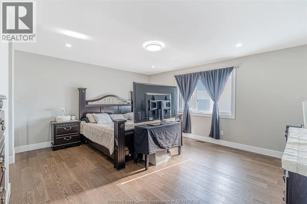 133 CHURCHILL PARK