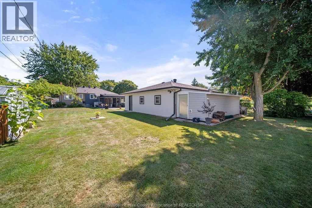 3189 Woodlawn AVENUE