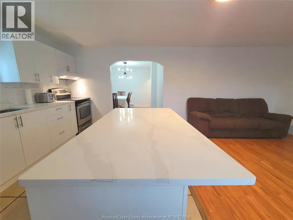 680 Caron AVENUE Unit# 2