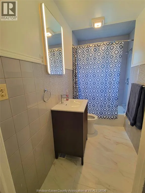 680 Caron AVENUE Unit# 2
