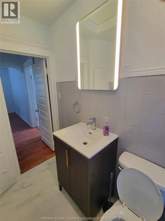 680 Caron AVENUE Unit# 2