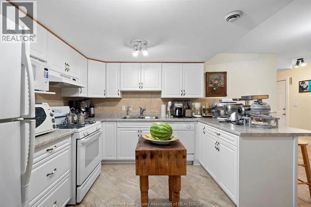 9067 FERRIS Sideroad