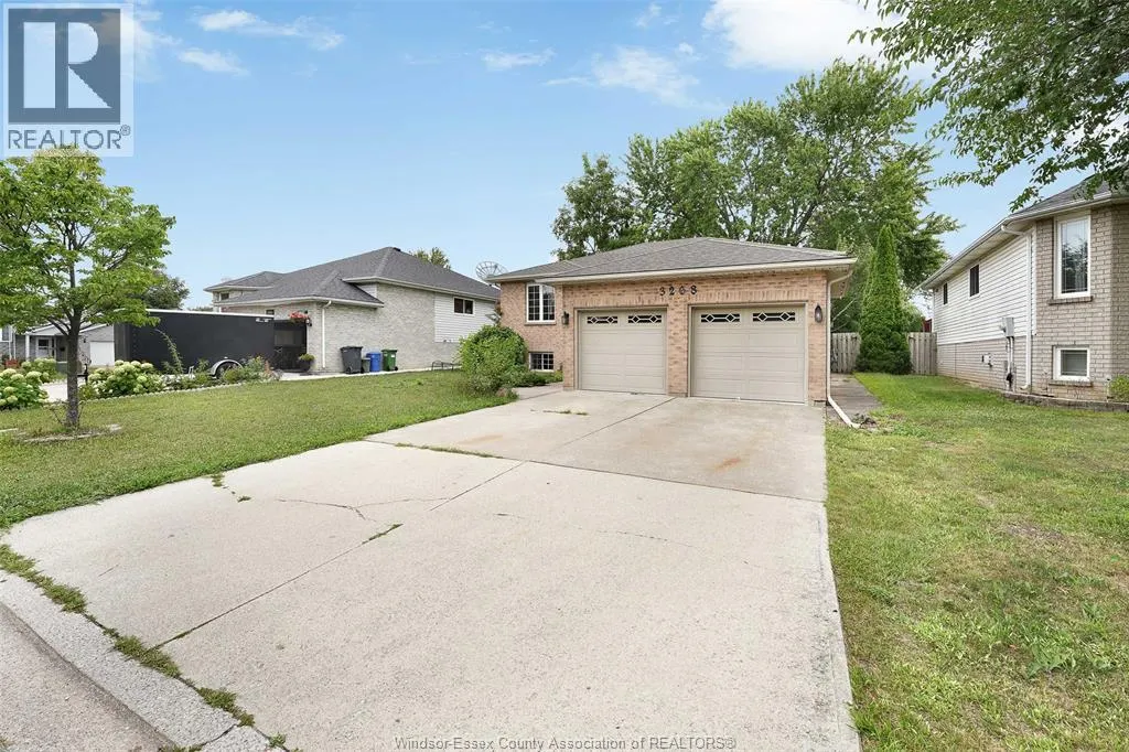 3268 ROBINET ROAD