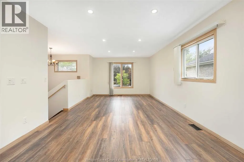 3268 ROBINET ROAD