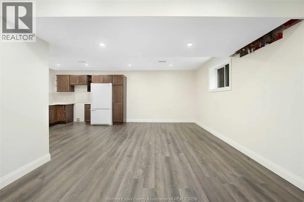 3268 ROBINET ROAD