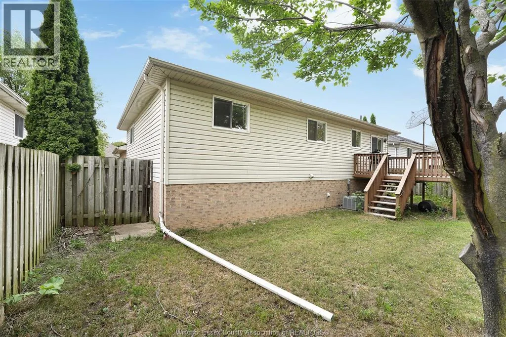 3268 ROBINET ROAD