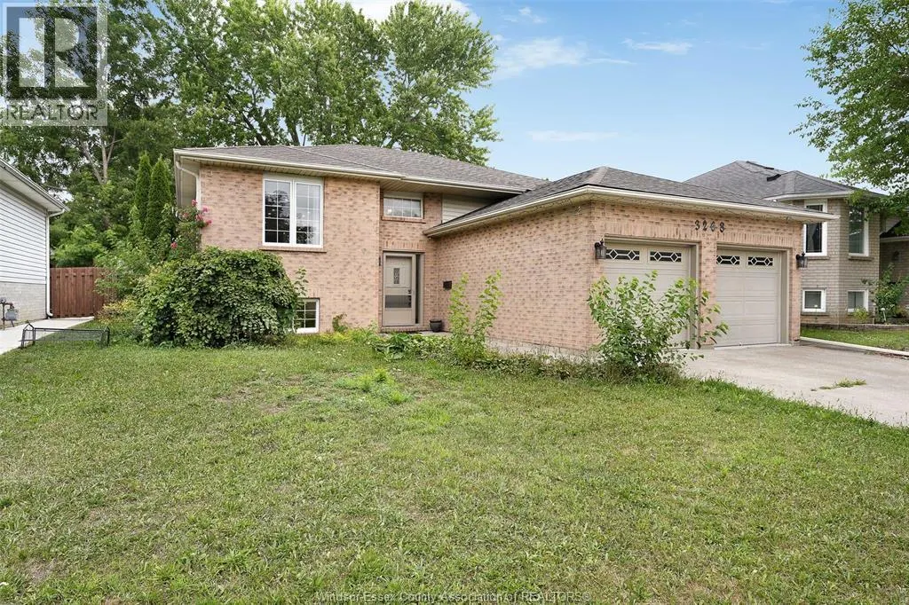 3268 ROBINET ROAD