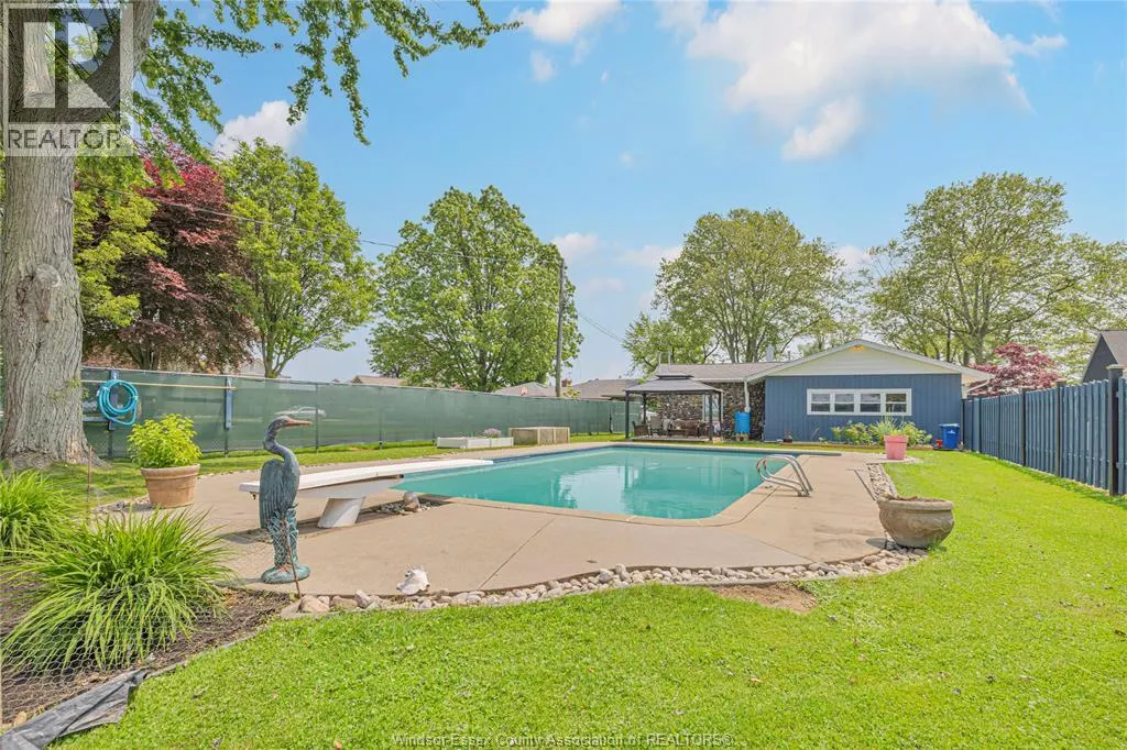 1711 HERITAGE ROAD