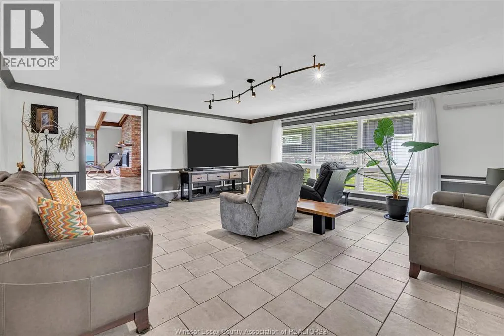 1711 HERITAGE ROAD