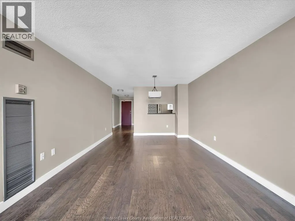 75 RIVERSIDE DRIVE East Unit# 1210