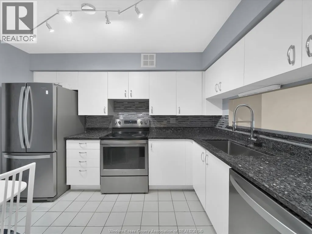 75 RIVERSIDE DRIVE East Unit# 1210
