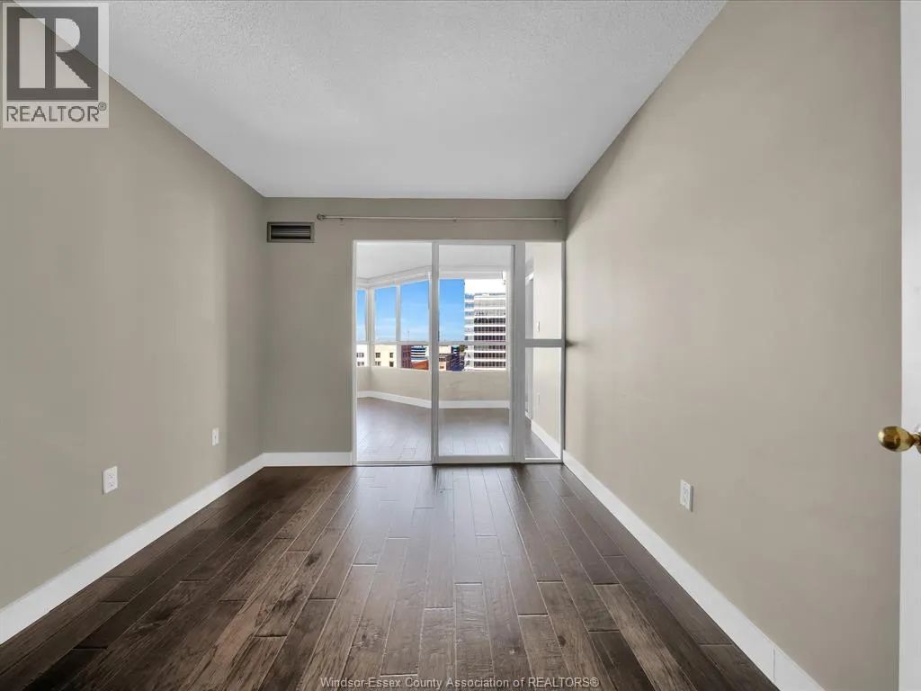 75 RIVERSIDE DRIVE East Unit# 1210