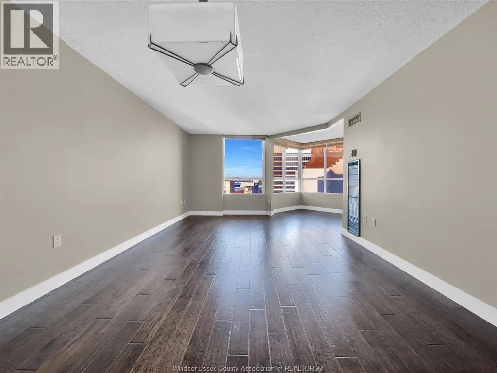 75 RIVERSIDE DRIVE East Unit# 1210