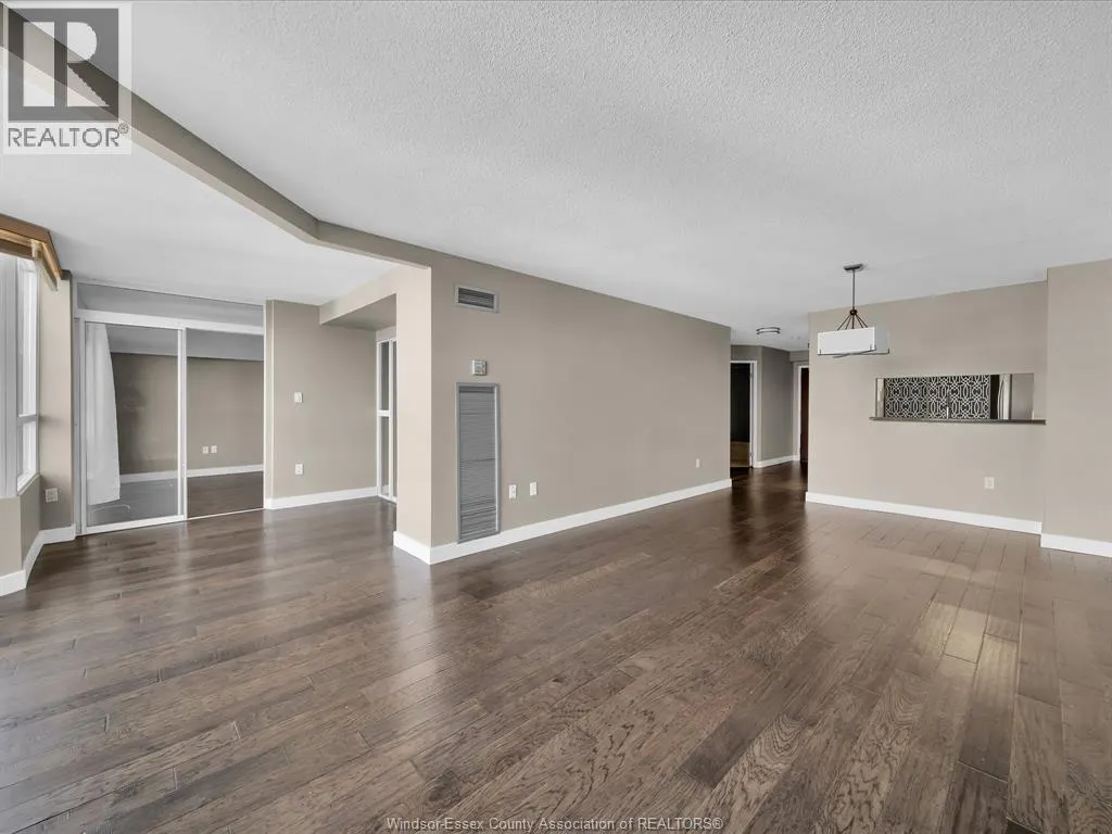 75 RIVERSIDE DRIVE East Unit# 1210
