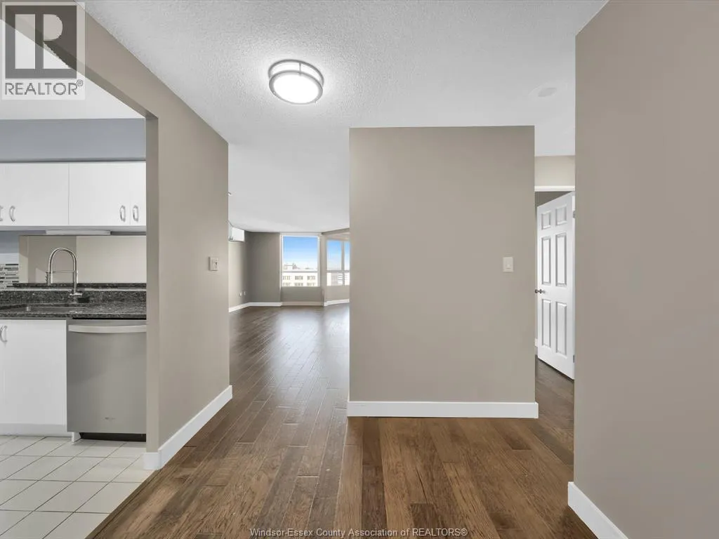 75 RIVERSIDE DRIVE East Unit# 1210