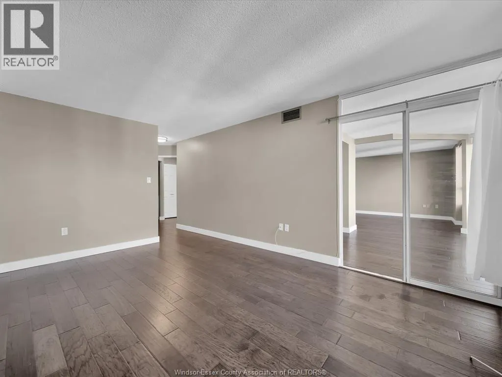 75 RIVERSIDE DRIVE East Unit# 1210