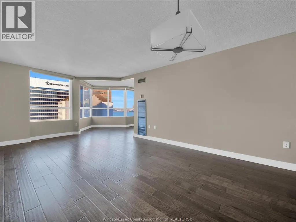 75 RIVERSIDE DRIVE East Unit# 1210