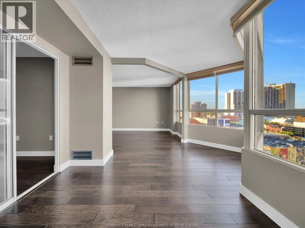75 RIVERSIDE DRIVE East Unit# 1210