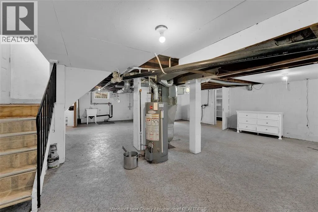 122 HURON