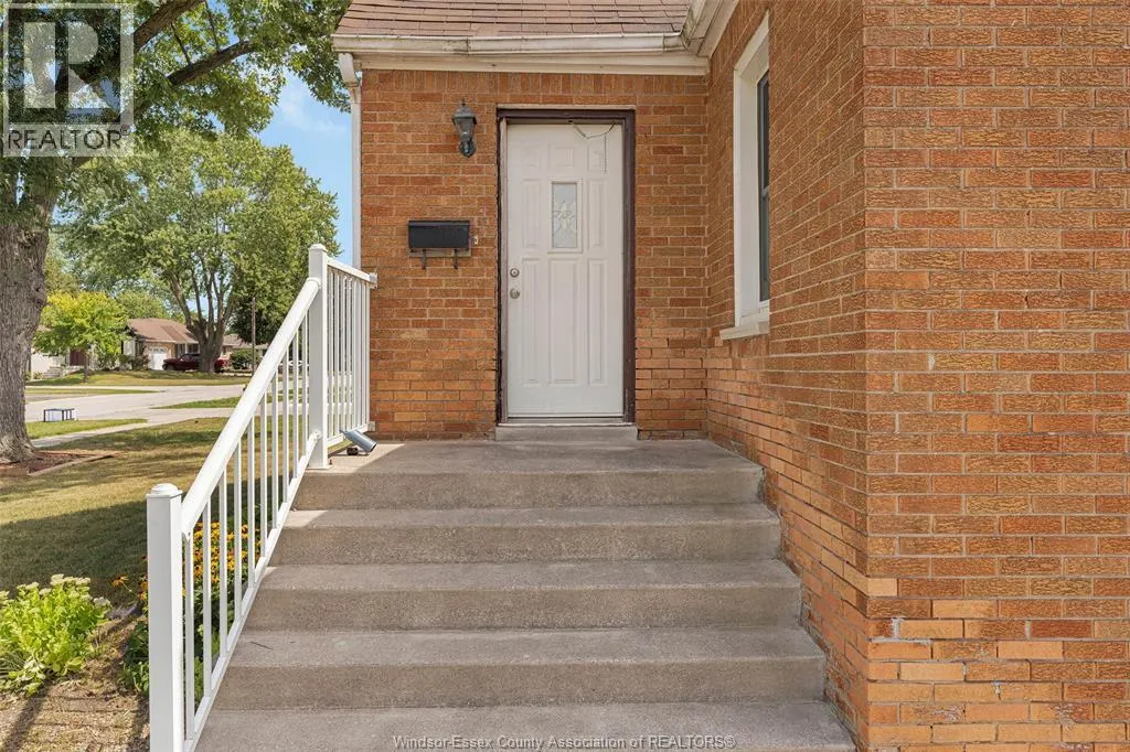 122 HURON