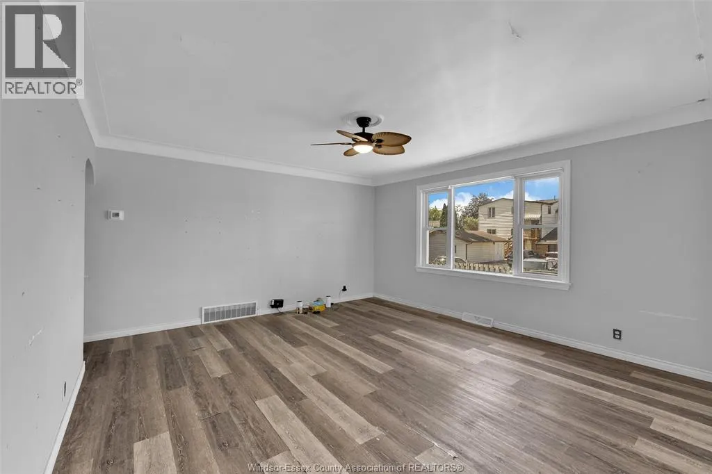 122 HURON