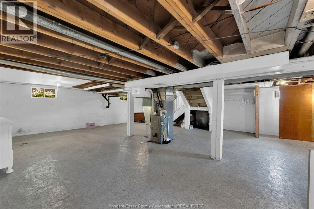 122 HURON
