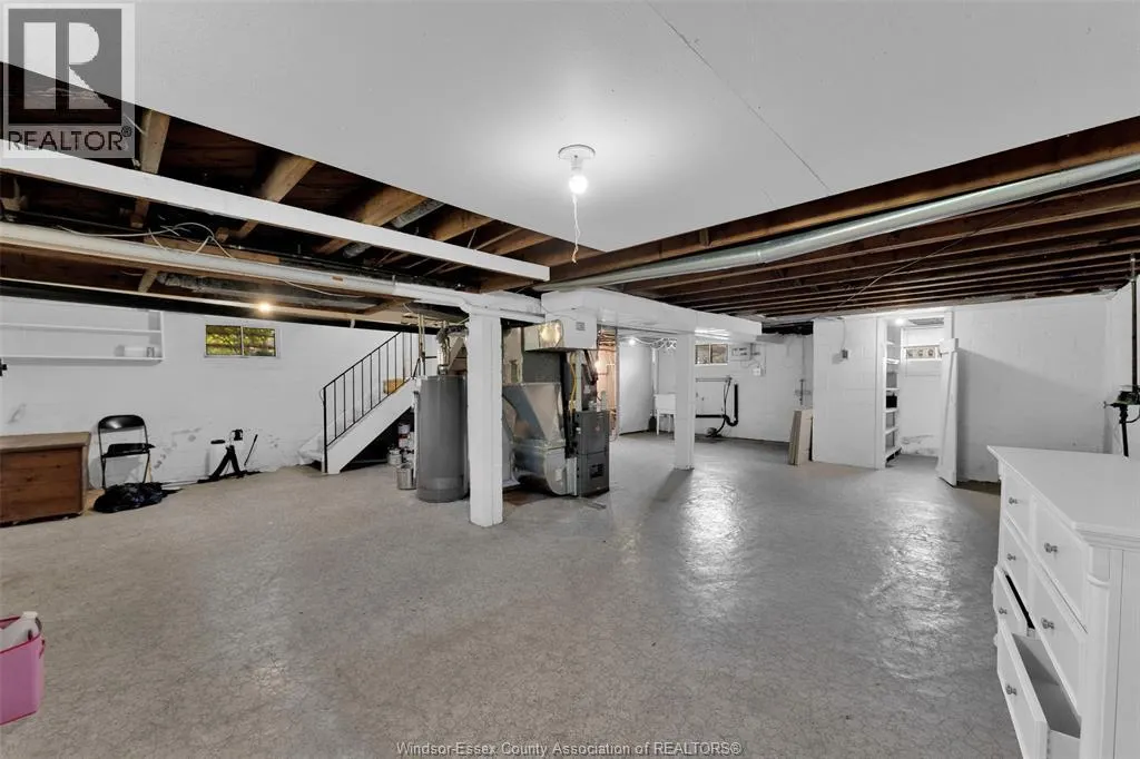 122 HURON