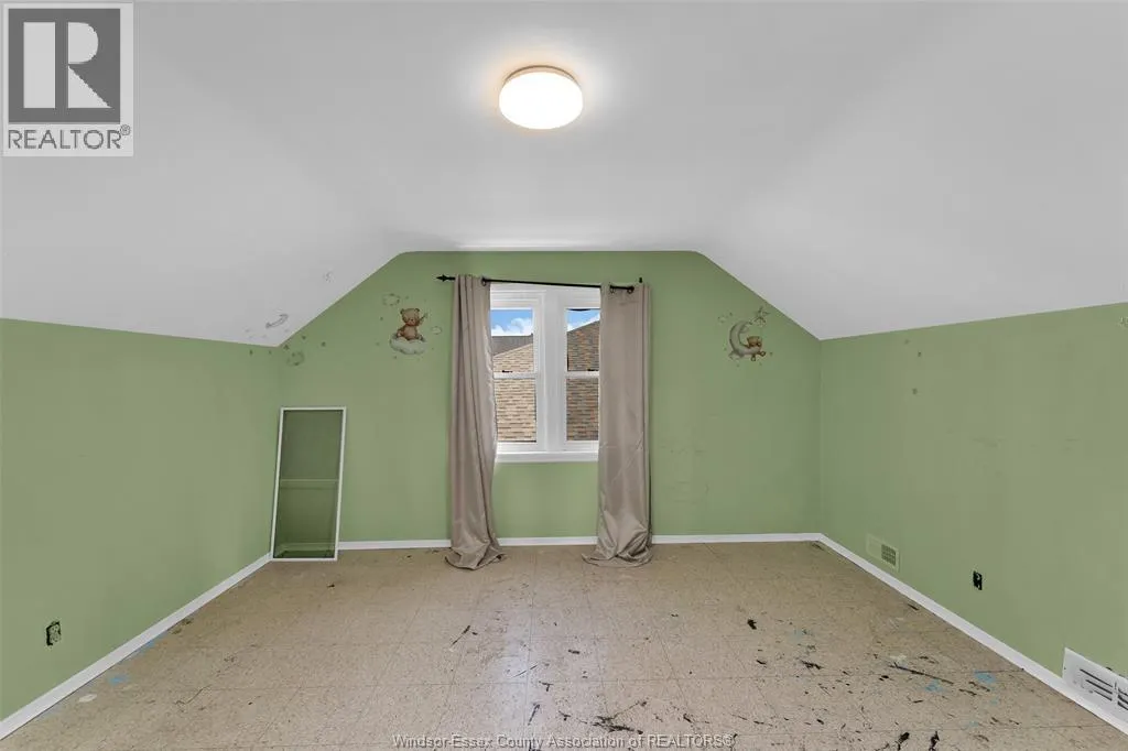 122 HURON
