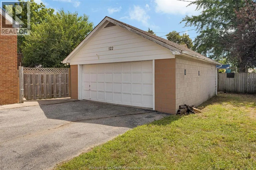 122 HURON
