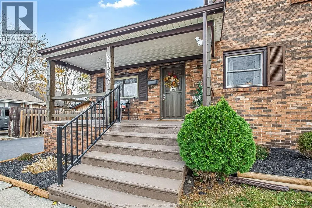 8057 RIVERSIDE DRIVE East Unit# LOWER