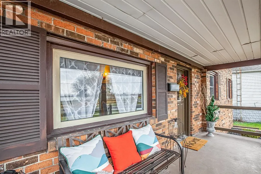 8057 RIVERSIDE DRIVE East Unit# LOWER