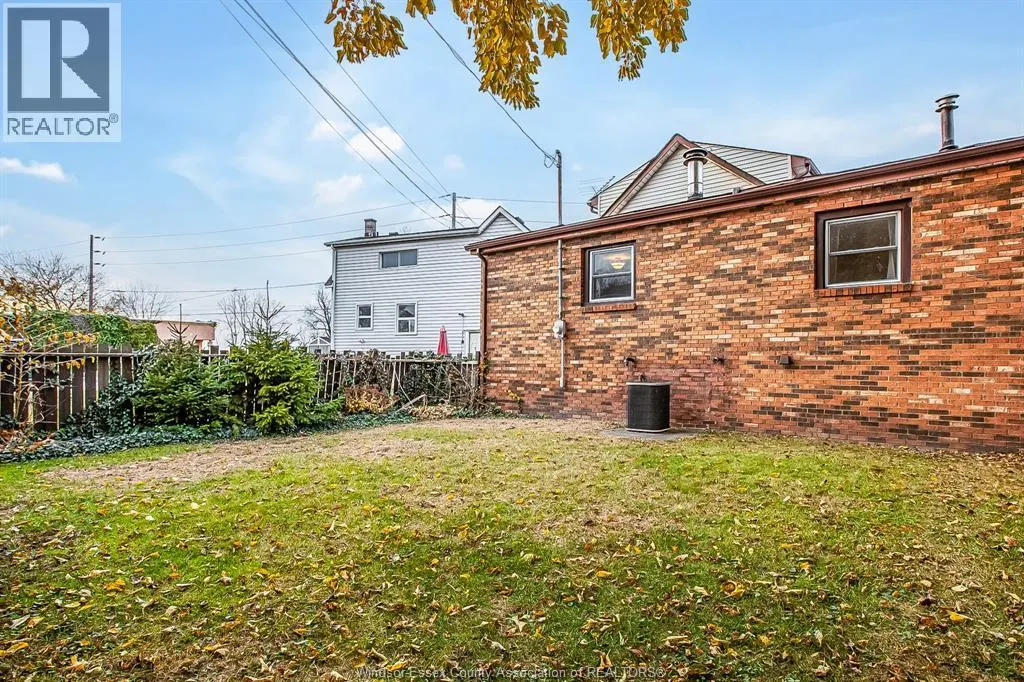 8057 RIVERSIDE DRIVE East Unit# LOWER