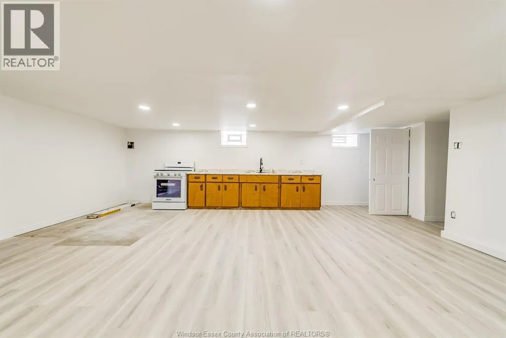8057 RIVERSIDE DRIVE East Unit# LOWER