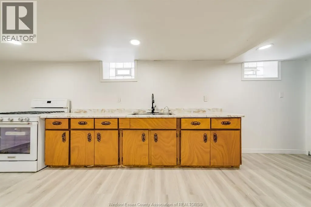 8057 RIVERSIDE DRIVE East Unit# LOWER