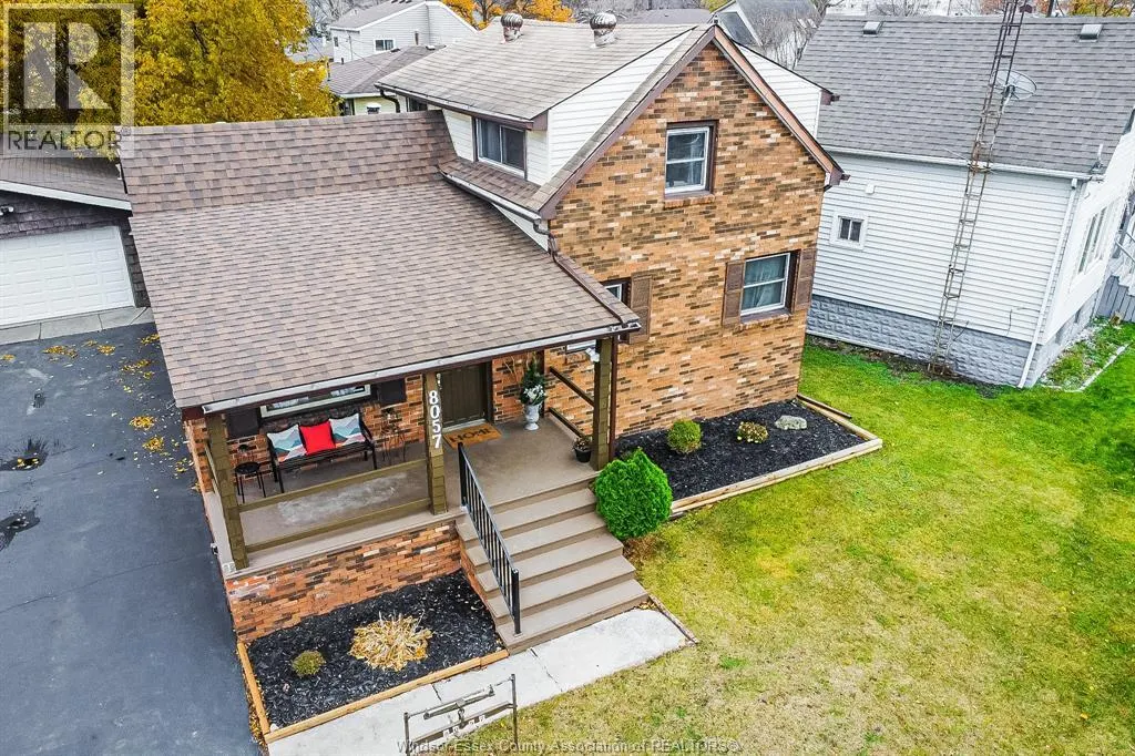 8057 RIVERSIDE DRIVE East Unit# LOWER