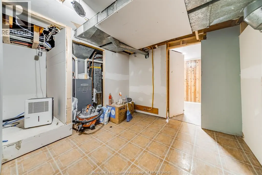 8057 RIVERSIDE DRIVE East Unit# LOWER