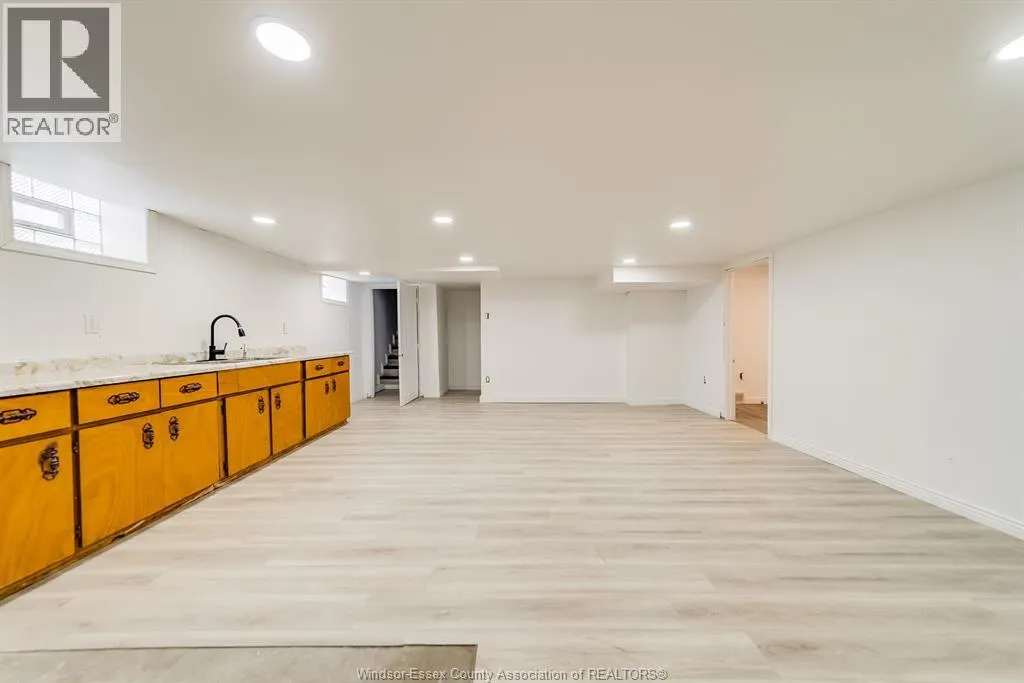 8057 RIVERSIDE DRIVE East Unit# LOWER