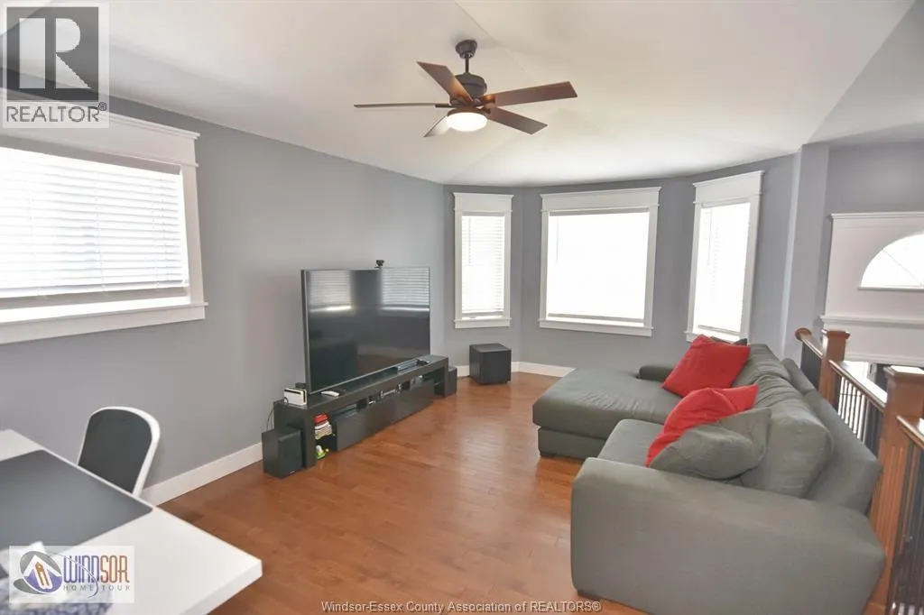 243 GAMMON CRESCENT