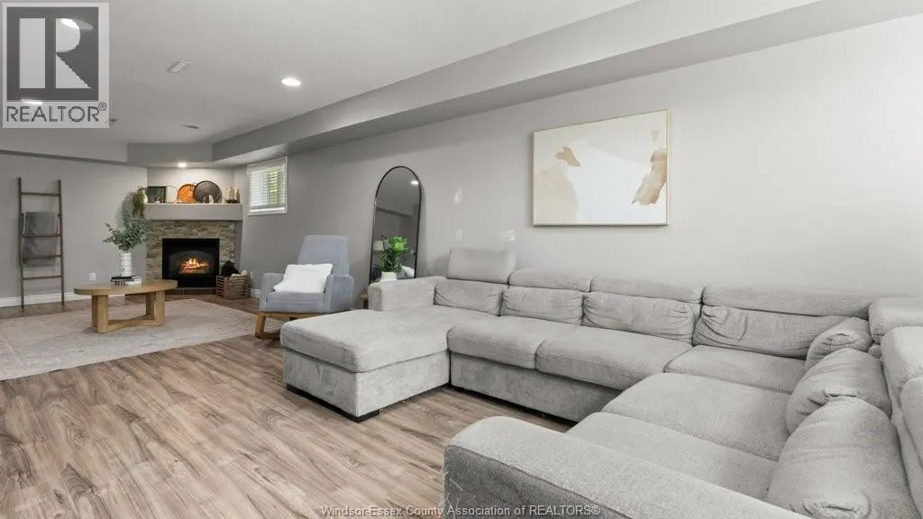 2840 WILDBERRY CRESCENT