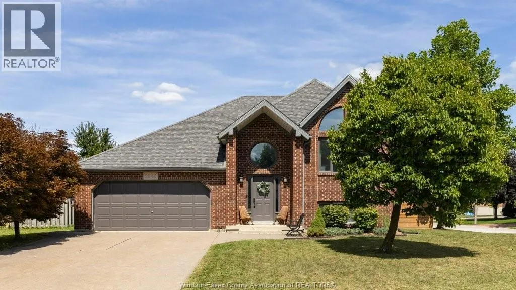 2840 WILDBERRY CRESCENT