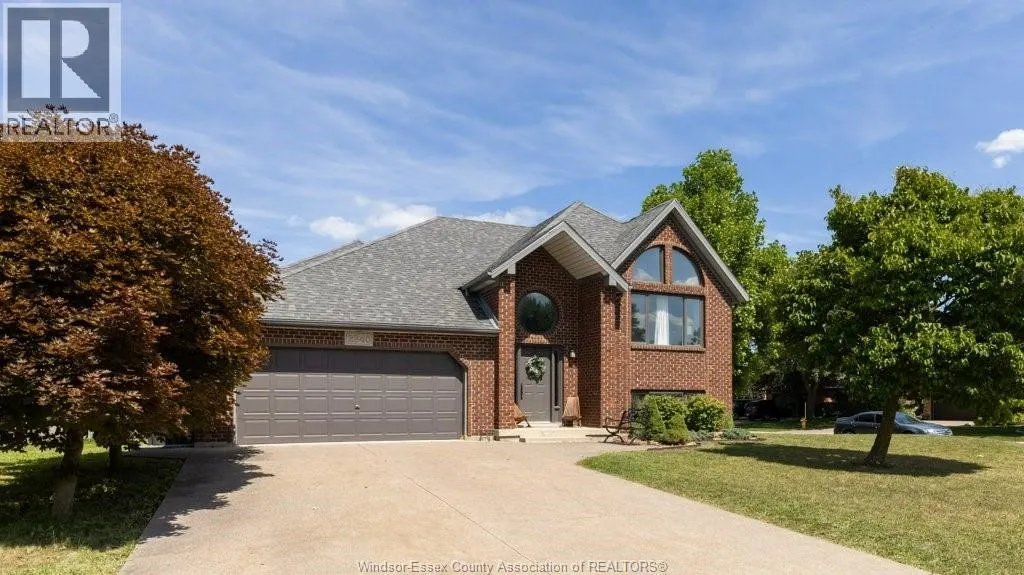 2840 WILDBERRY CRESCENT