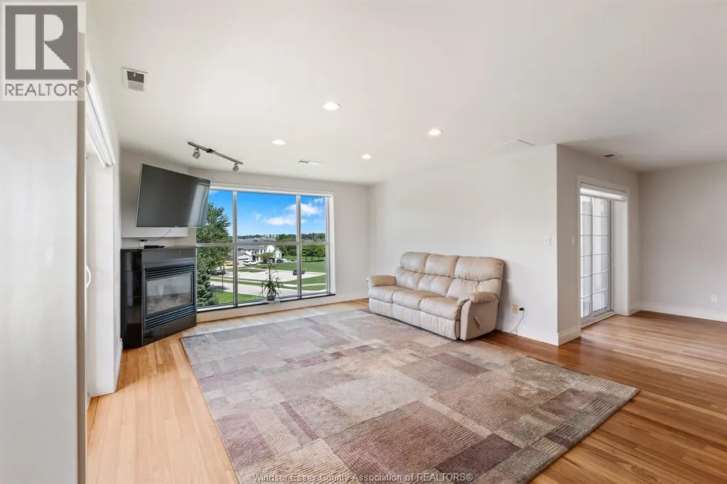 34 Boblo Island BOULEVARD Unit# 407
