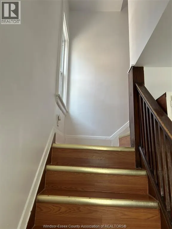 442 ERIE STREET West