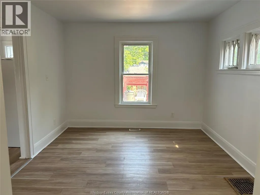 442 ERIE STREET West
