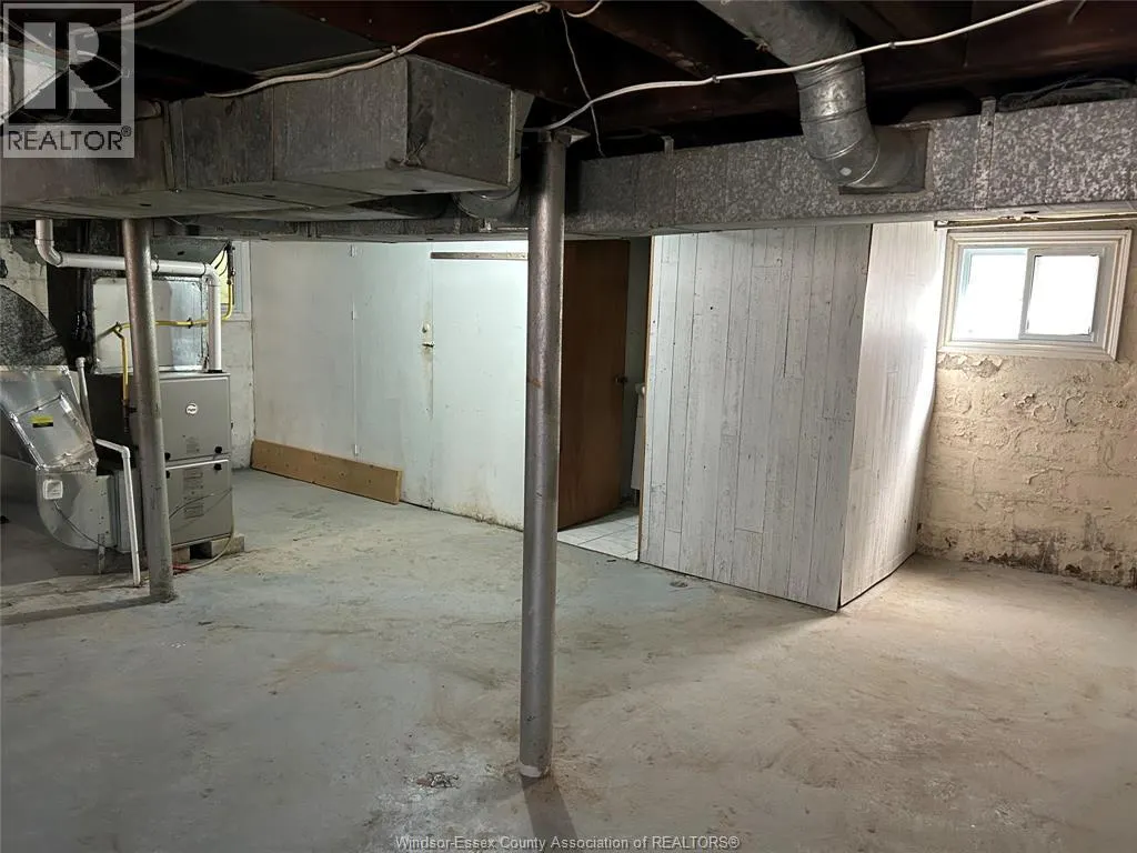 442 ERIE STREET West